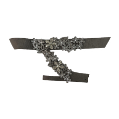 Hand-stitched diamond flower-patterned upper