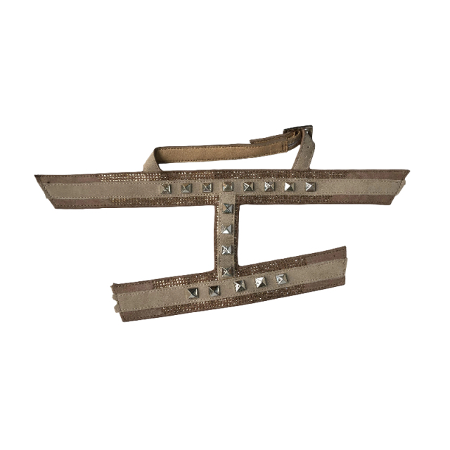 Laser-embossed diamond colored small flower upper