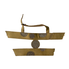 Цветок бабочки в выдолбленной подошве