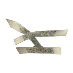 The upper of the shoe is irregularly rhinestone with velvet fabric