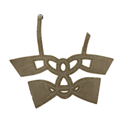 The upper of the flannel laser-ironed diamond sandals