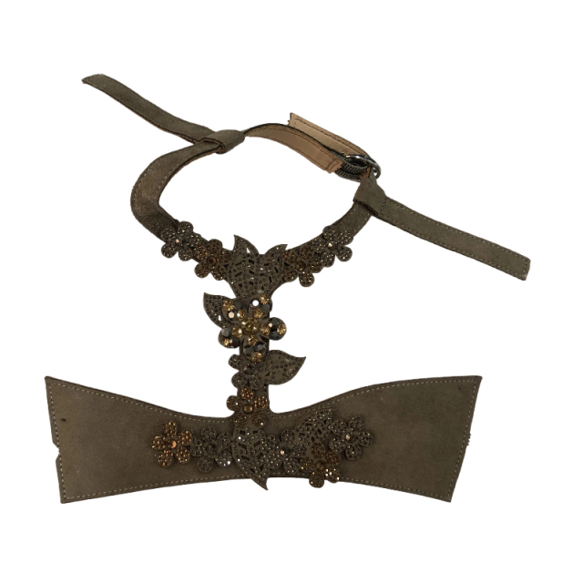 Laser-ironed diamond small flower sandal upper