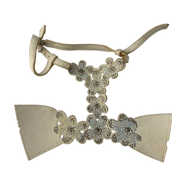 Laser-ironed diamond small flower sandal upper