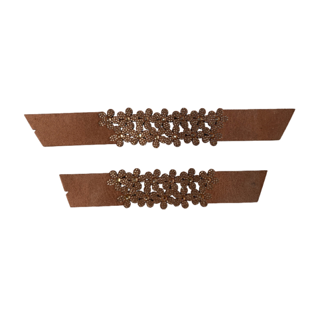 Гладильная инкрустация сандалий с дрелью