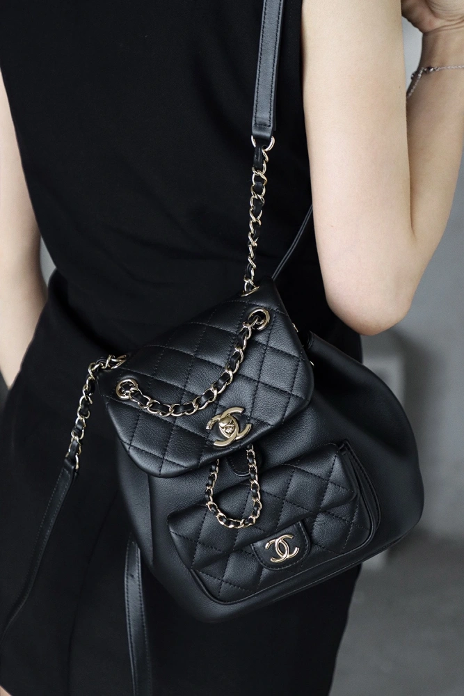 Chanel 24P Dumas black