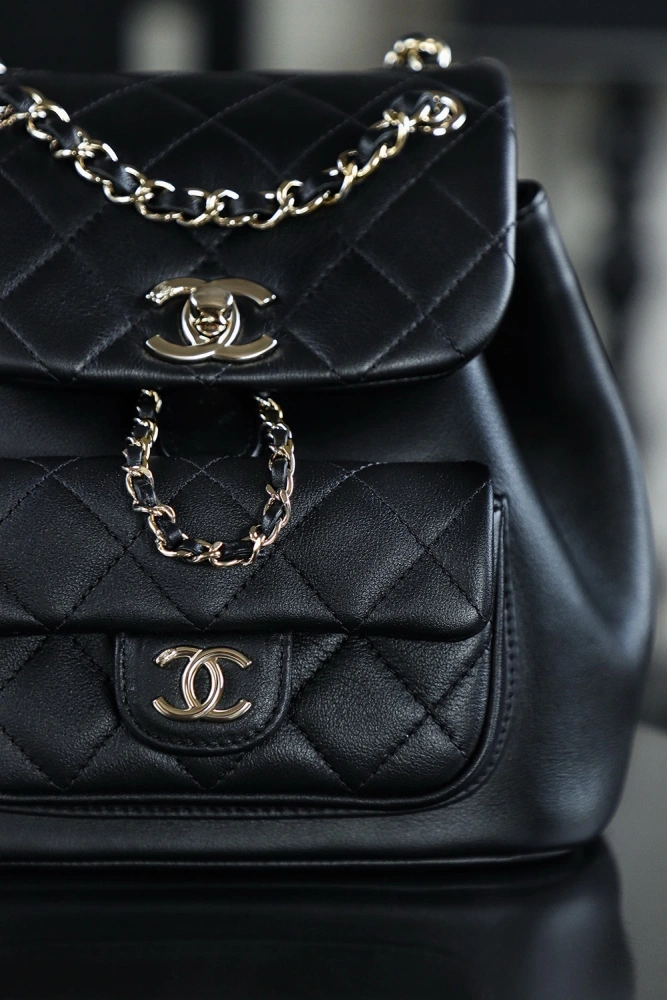Chanel 24P Dumas black