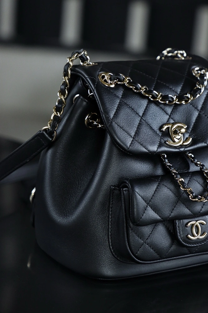 Chanel 24P Dumas black
