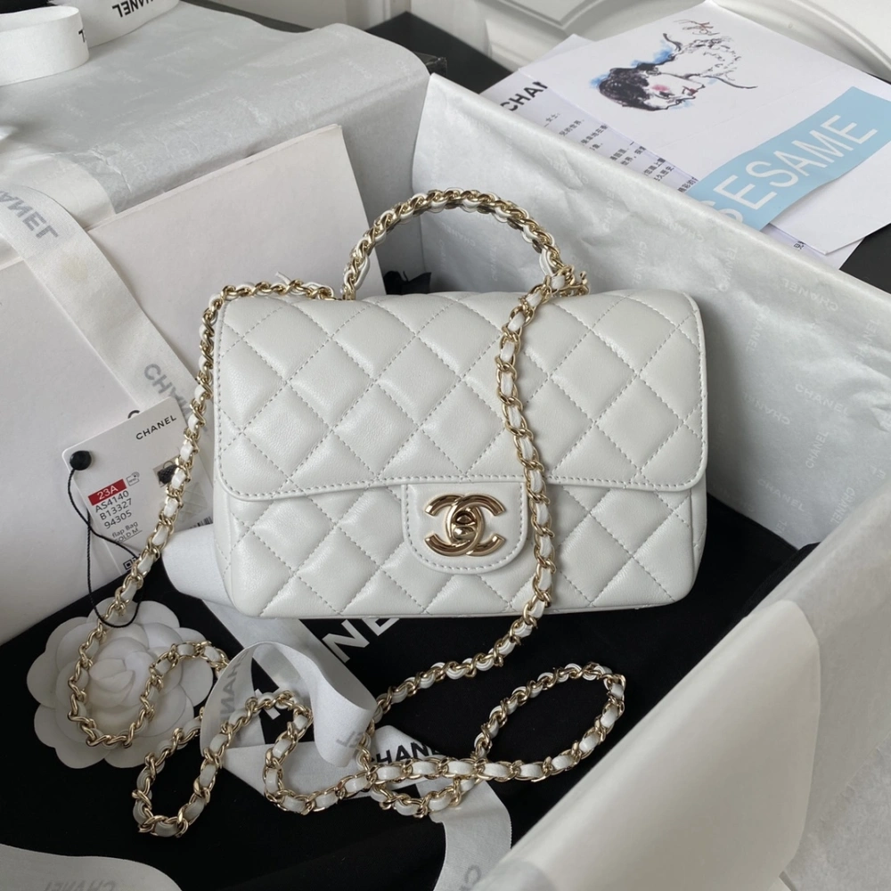 CHANEL Handbag AS4140