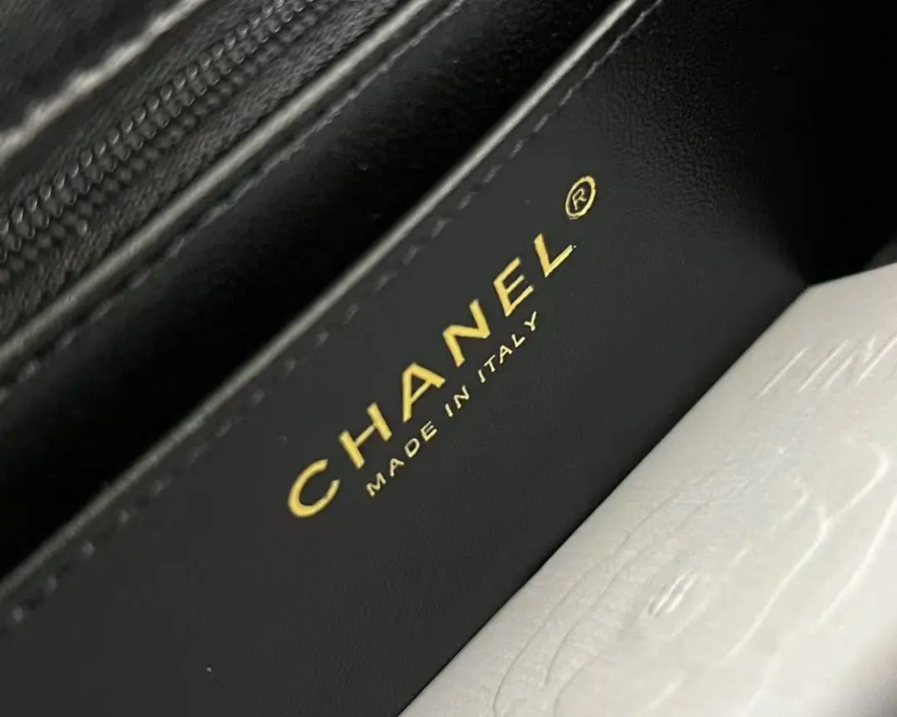 Chanel shoulder crossbody bag AS2615