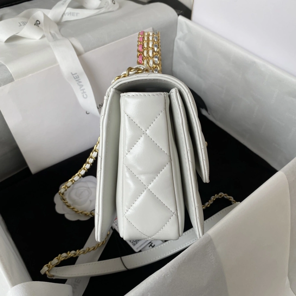 CHANEL Handbag 230816L