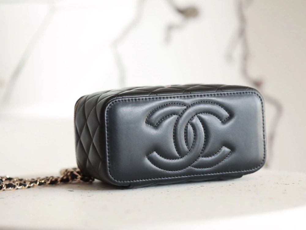 CHANEL Cosmetic box 230816G