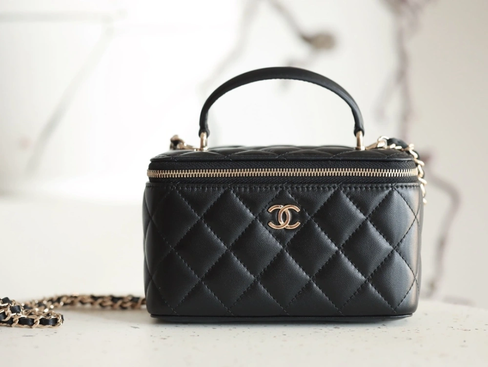 CHANEL Cosmetic box 230816G