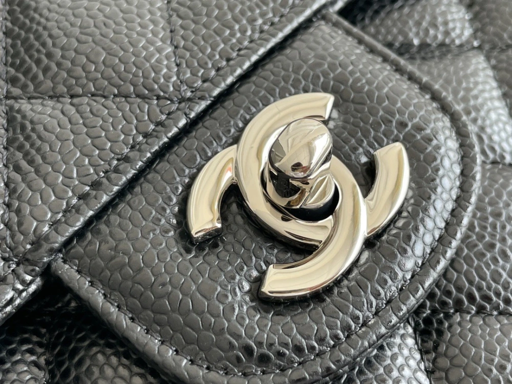 Medium CF Chanel Classic Flap Bag Caviar