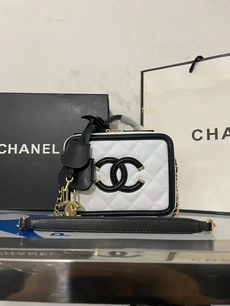 ChaneL cosmetic bag