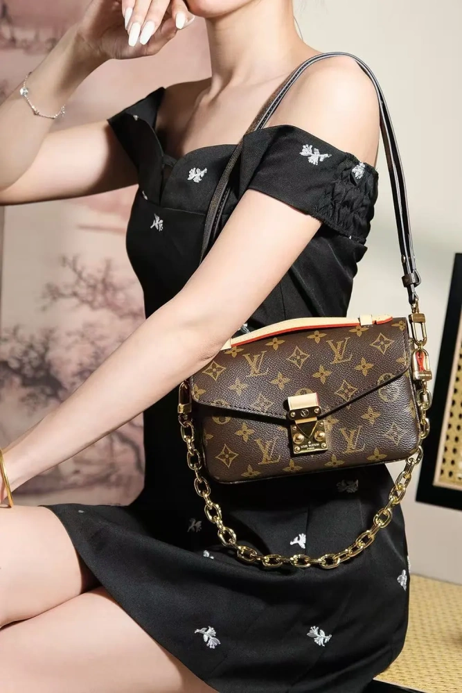 LV Pochette Métis East West M46279P Bag