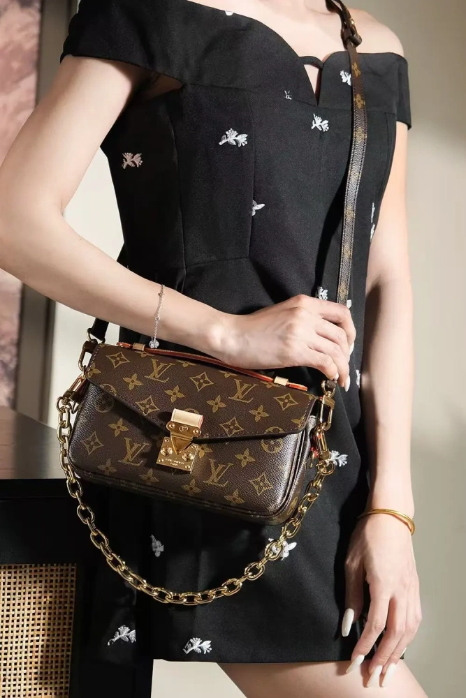 LV Pochette Métis East West M46279P Bag