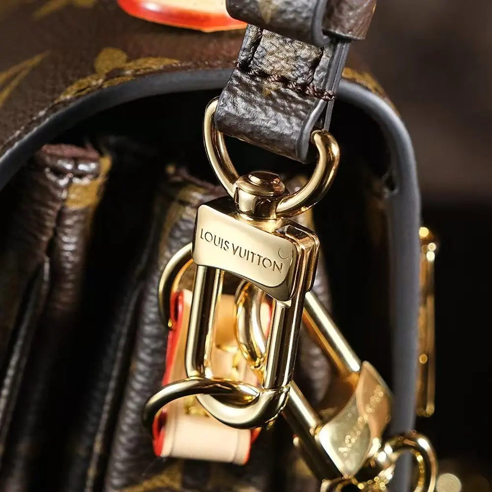 LV Pochette Métis East West M46279P Bag