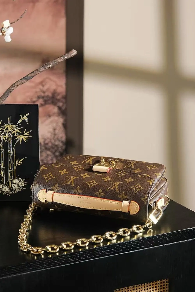 LV Pochette Métis East West M46279P Bag