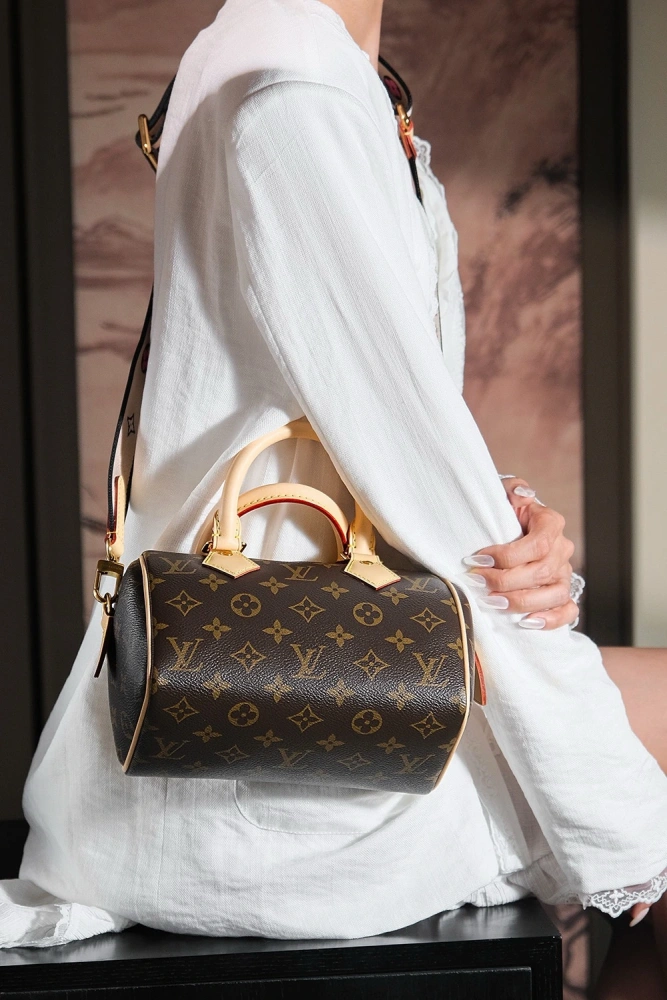 LV Speedy Bandoulière 20