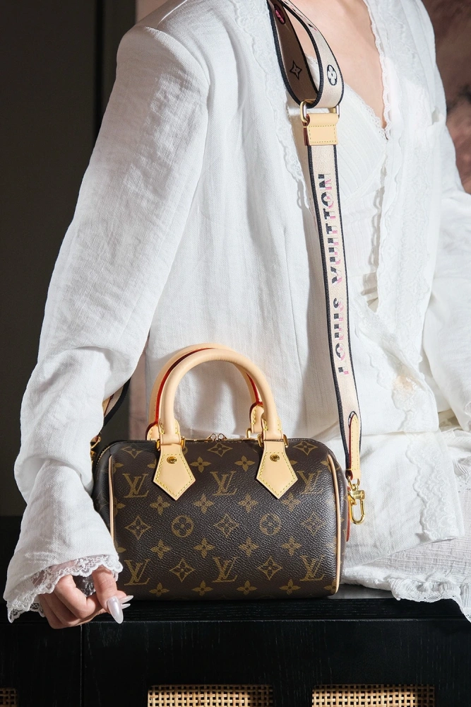 LV Speedy Bandoulière 20