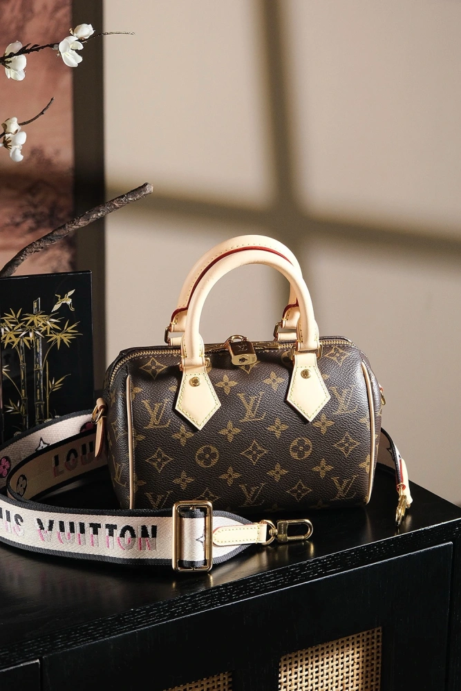 LV Speedy Bandoulière 20