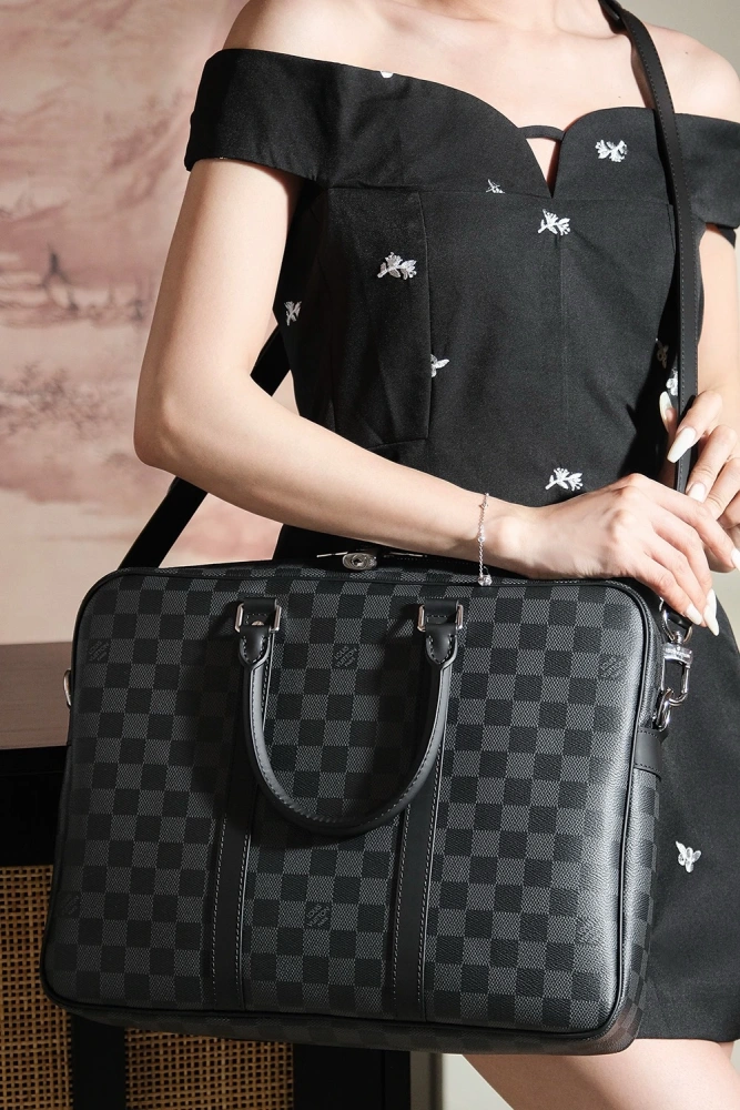 LV PORTE DOCUMENTS VOYAGE