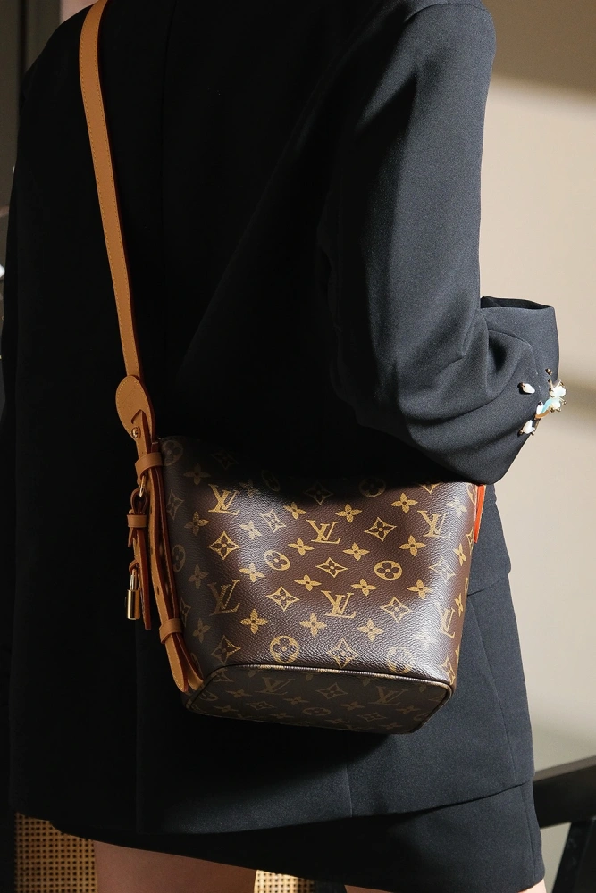 LV handbag M12925