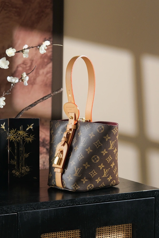 LV handbag M12925
