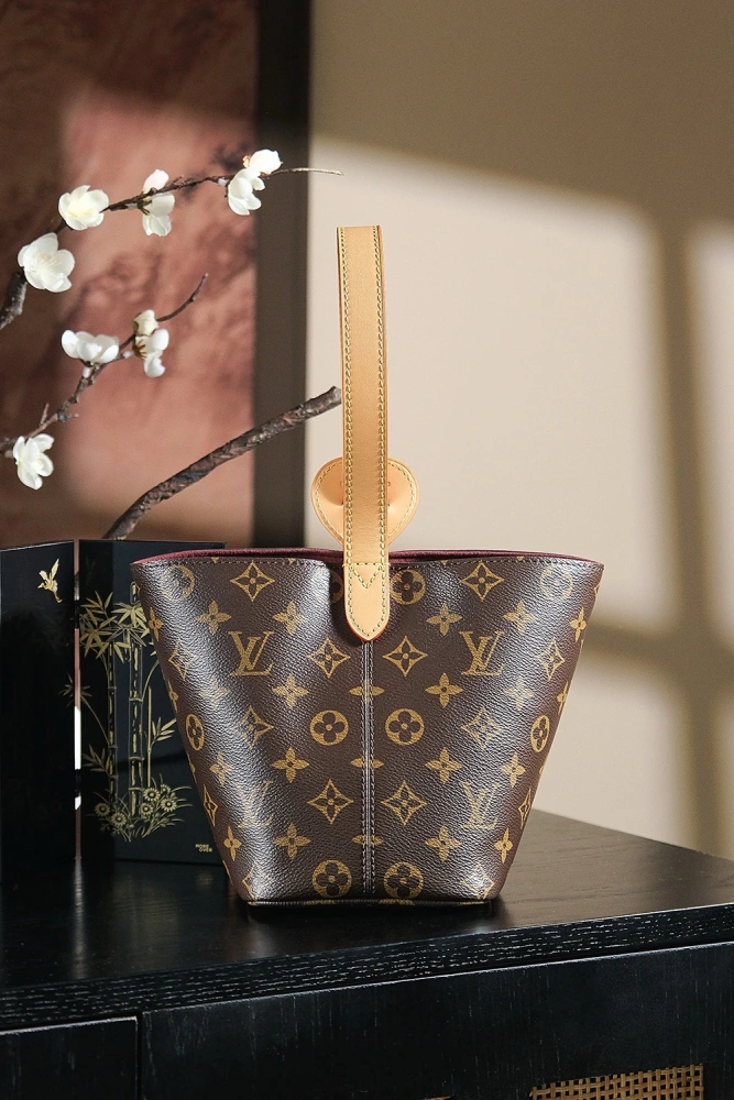 LV handbag M12925