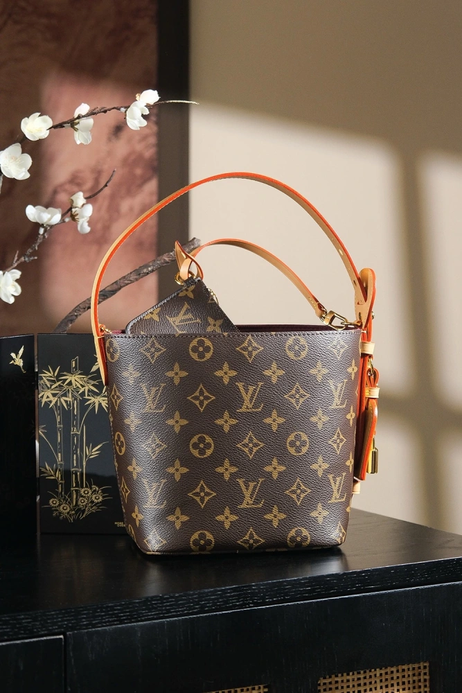 LV handbag M12925