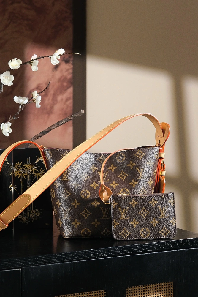 LV handbag M12925