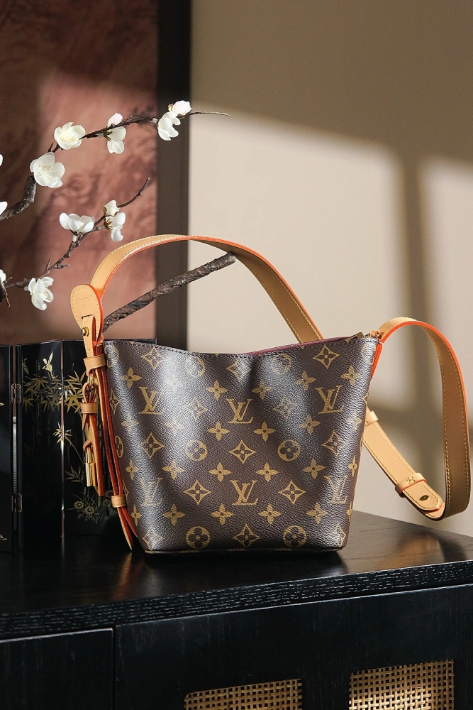 LV handbag M12925