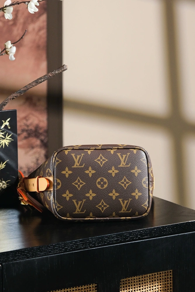 LV handbag M12925