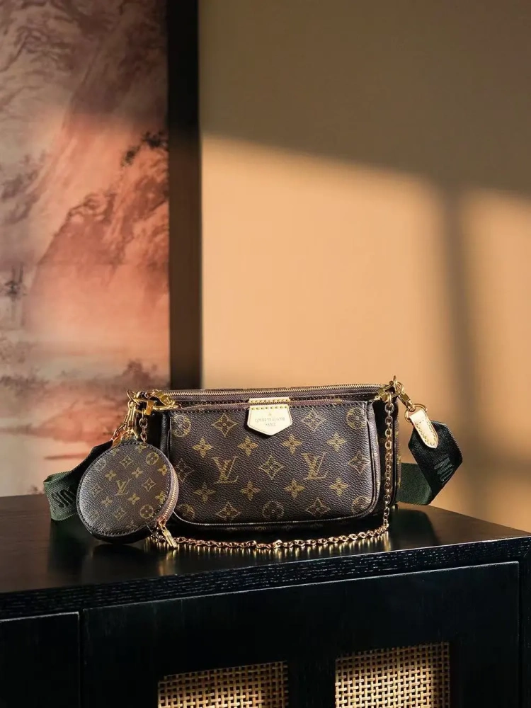 LV MULTIPOCHETTE