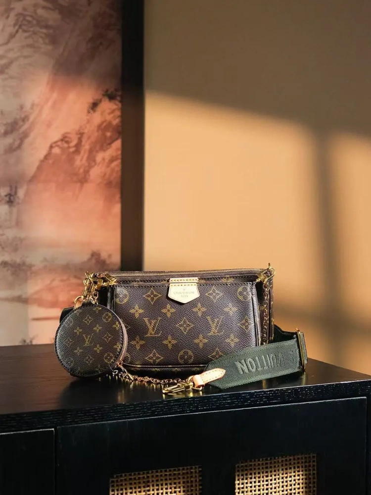 LV MULTIPOCHETTE
