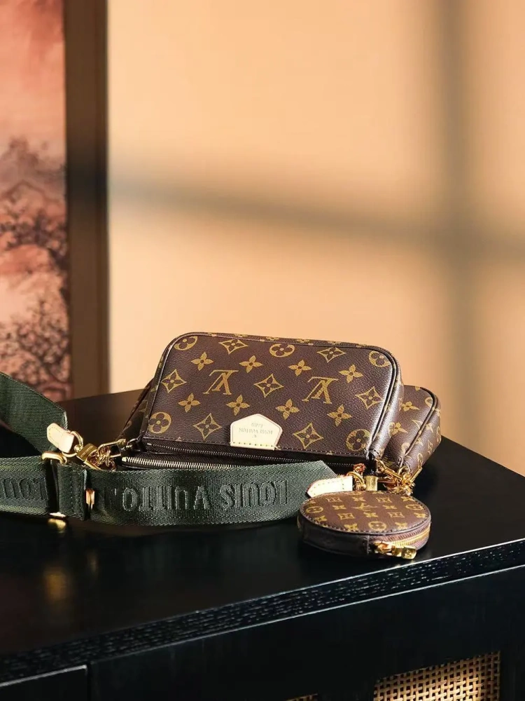 LV MULTIPOCHETTE