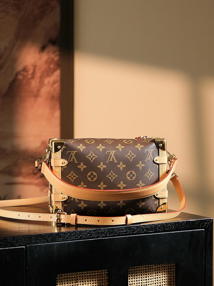 LV side luggage