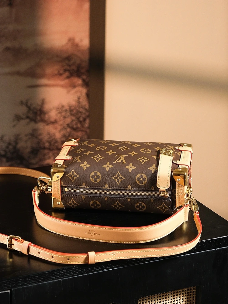 LV side luggage