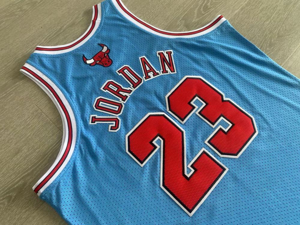 NBA Chicago Bulls #23 Michael Jordan Men's M&N Azul Celeste Embroidery Jersey