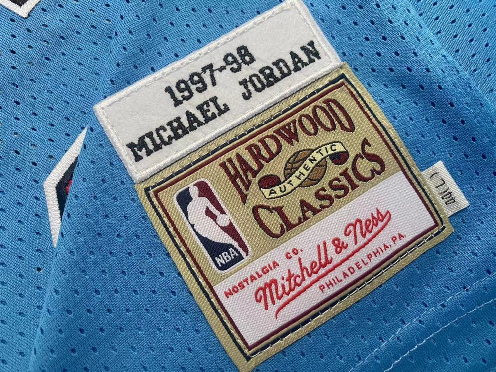 NBA Chicago Bulls #23 Michael Jordan Men's M&N Azul Celeste Embroidery Jersey