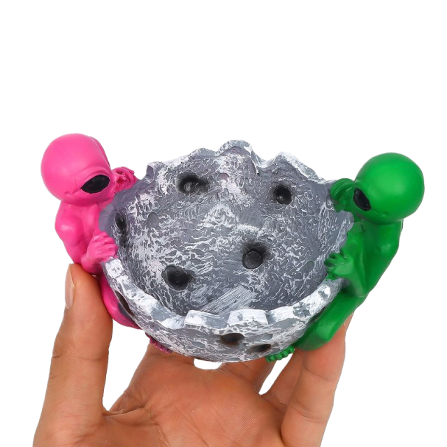 Resin Alien Ashtray – Creative UFO Design, 104×89mm, 196g