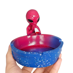 Resin Alien Ashtray – Creative Figurine Design, 110×95×37mm,