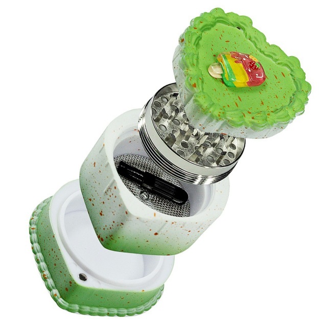 Cute Cake Shape Grinder – Strawberry Heart Design Zinc Alloy & Plastic Herb Grinder
