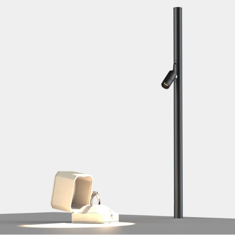 High color rendering LED spotlight for jewelry showcase