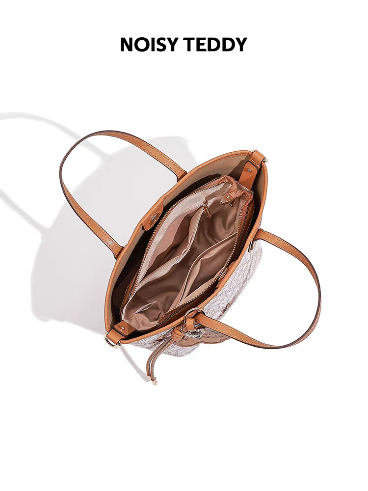 NOISY TEDDY25's new fashionable and trendy printed women's handbag is versatile. A single crossbody bag is also versatile