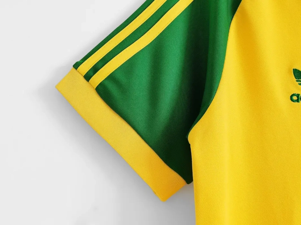 retro 1982 Wales away retro football jersey Fan version