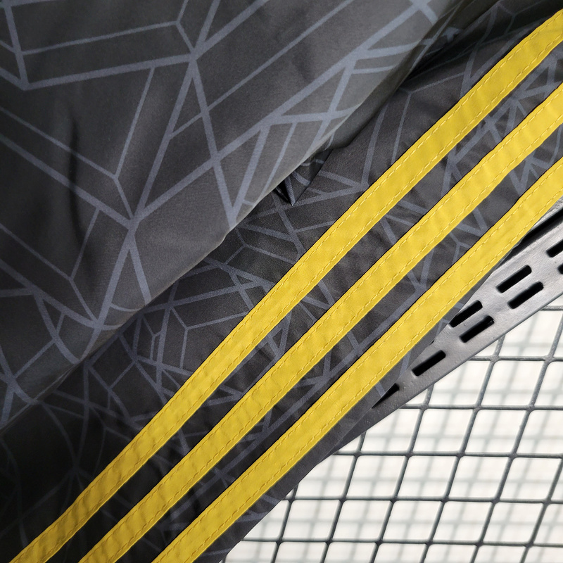 23-24 Windbreaker Manchester United