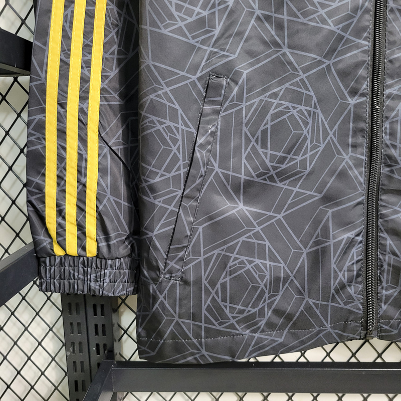 23-24 Windbreaker Manchester United