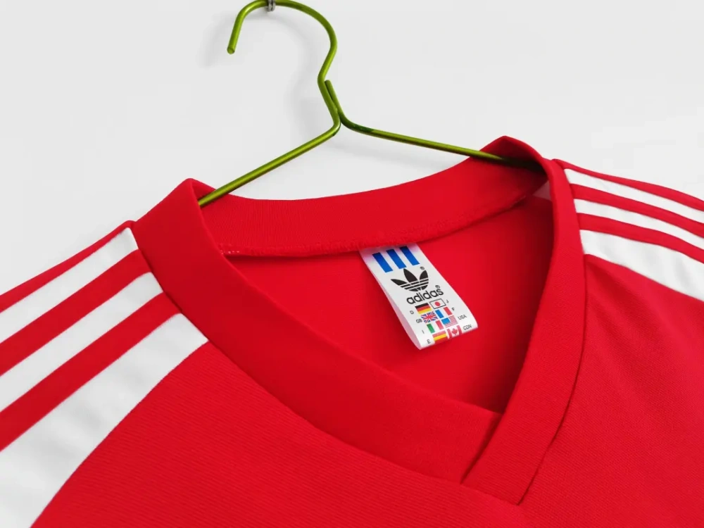 retro 1982 Wales home retro football jersey Fan version