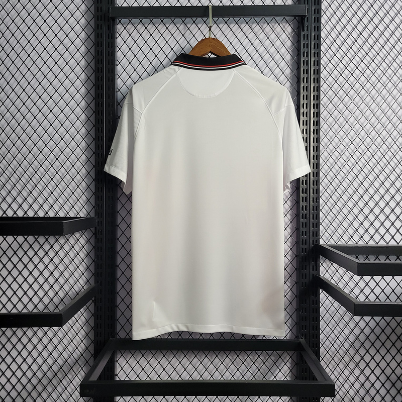 21-22 Frankfurt White away